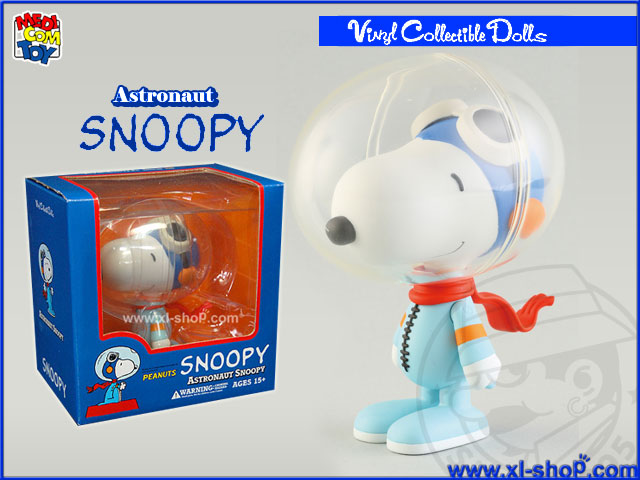 astronaut snoopy toy