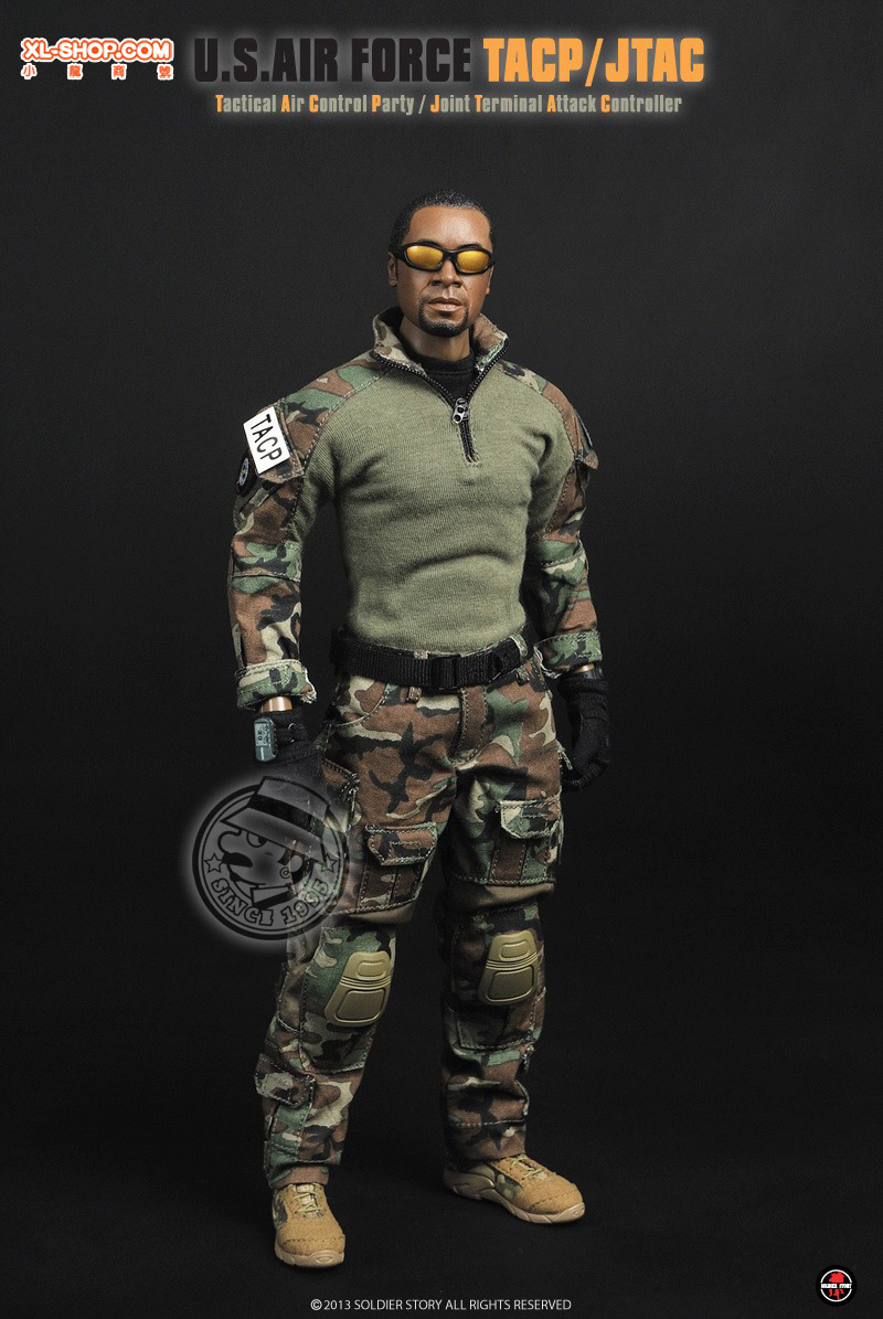 Unboxing the 1/6 scale Hot Toys The Air Force TACP action